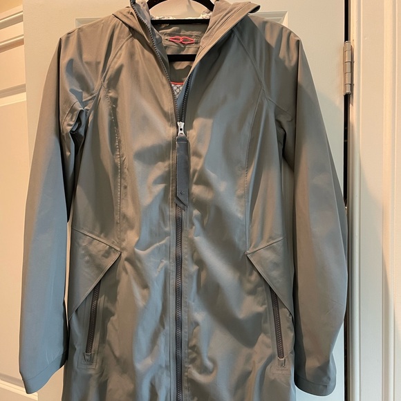 lululemon athletica Jackets & Blazers - Lululemon Definitely Raining Jacket